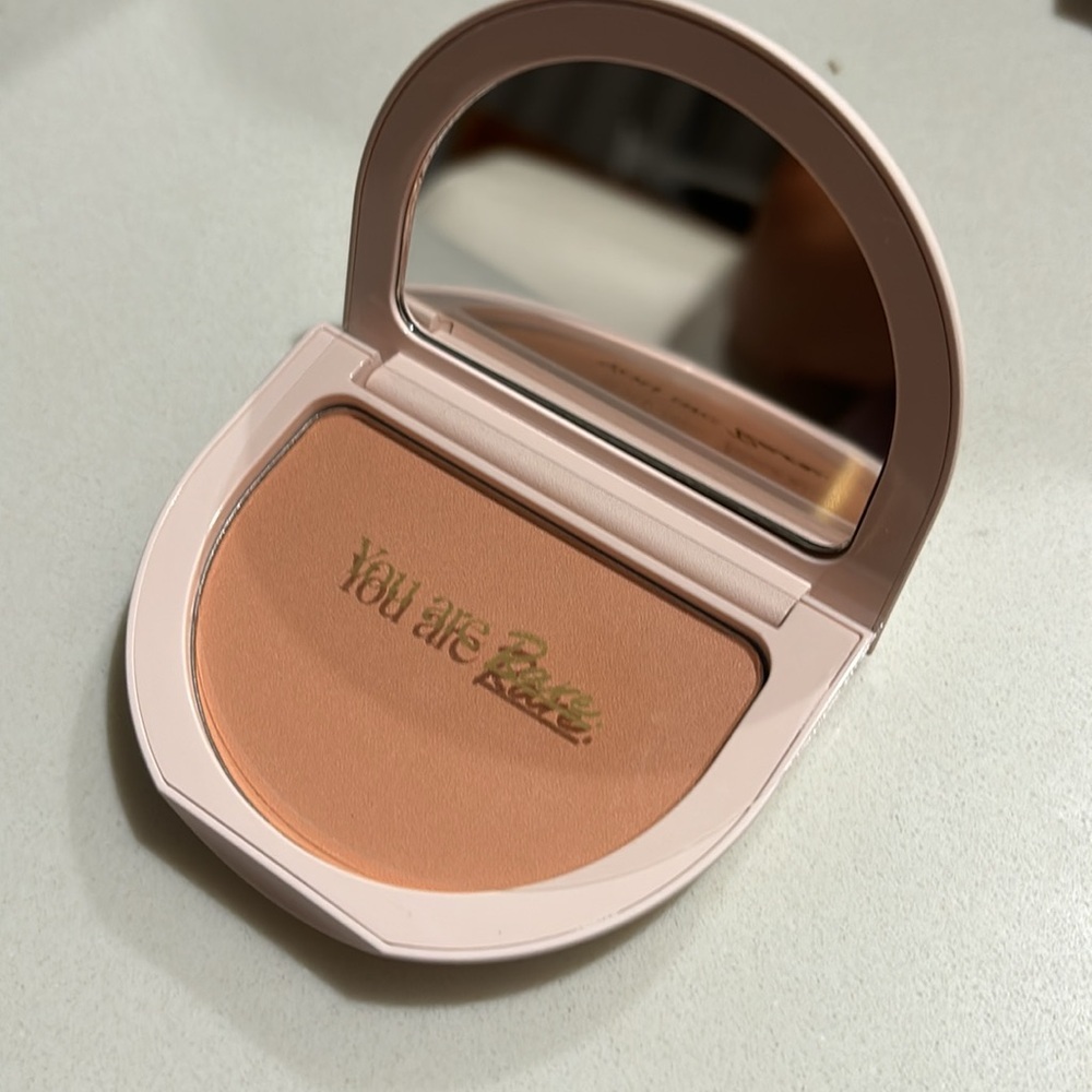 NEW Rare Beauty Natural tinted pressed finishing powder - Picture 7 of 7